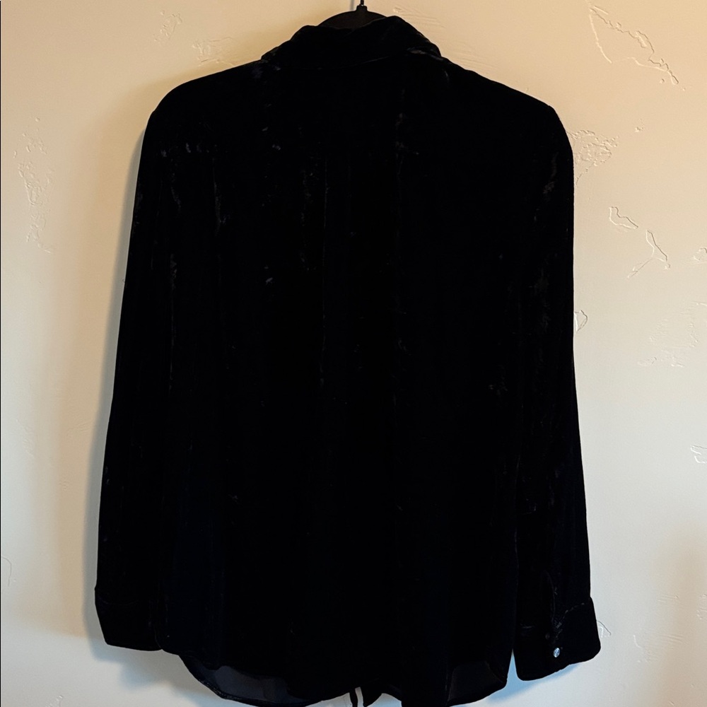 Talbots black velvet button down shirt in excellent used condition - Picture 3 of 3